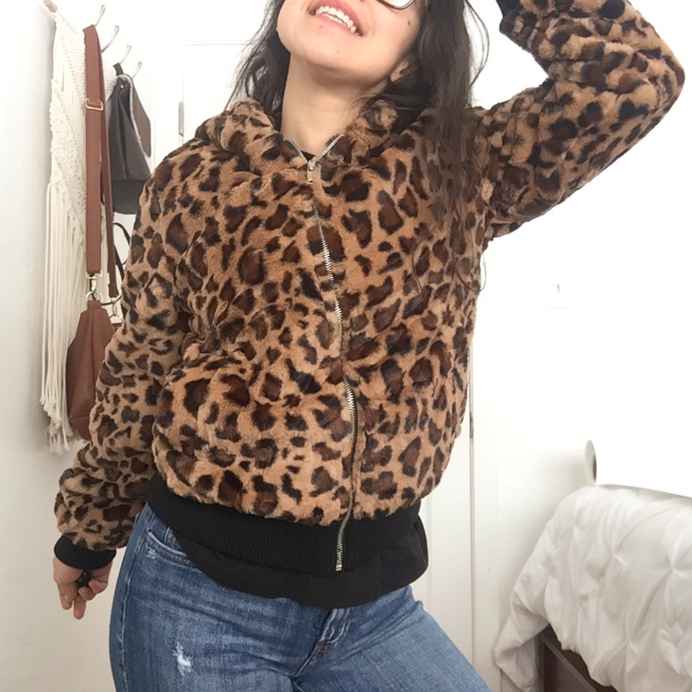 ❗️One Left❗️NWT Leopard Bomber Sweater - Picture 7 of 8